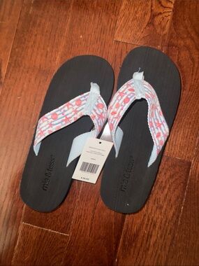 Mia & Tess Pink Shells Patterned Strap Women’s Sandals